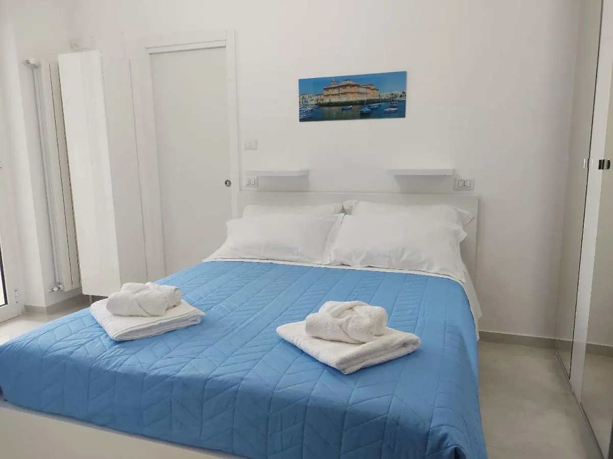 Mare Luna Apartment Bari 0*,  Olaszország